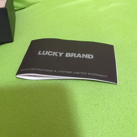 LUCKY BRAND Women's Gold Flower Horseshoe Shape Watch With Book & Black Box - Picture 15 of 16